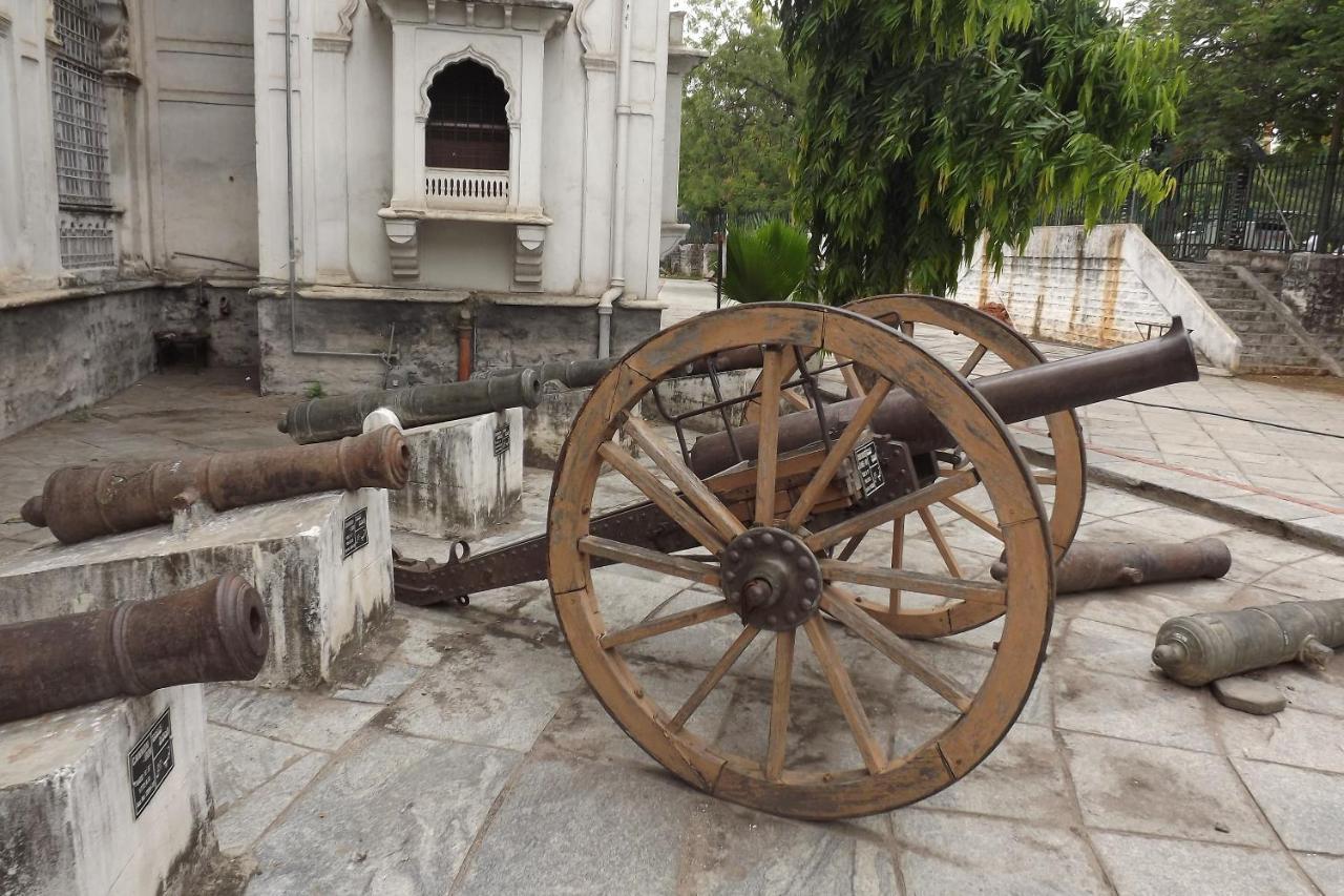 Oyo 2840 Kanha Grand Hyderabad Exterior foto
