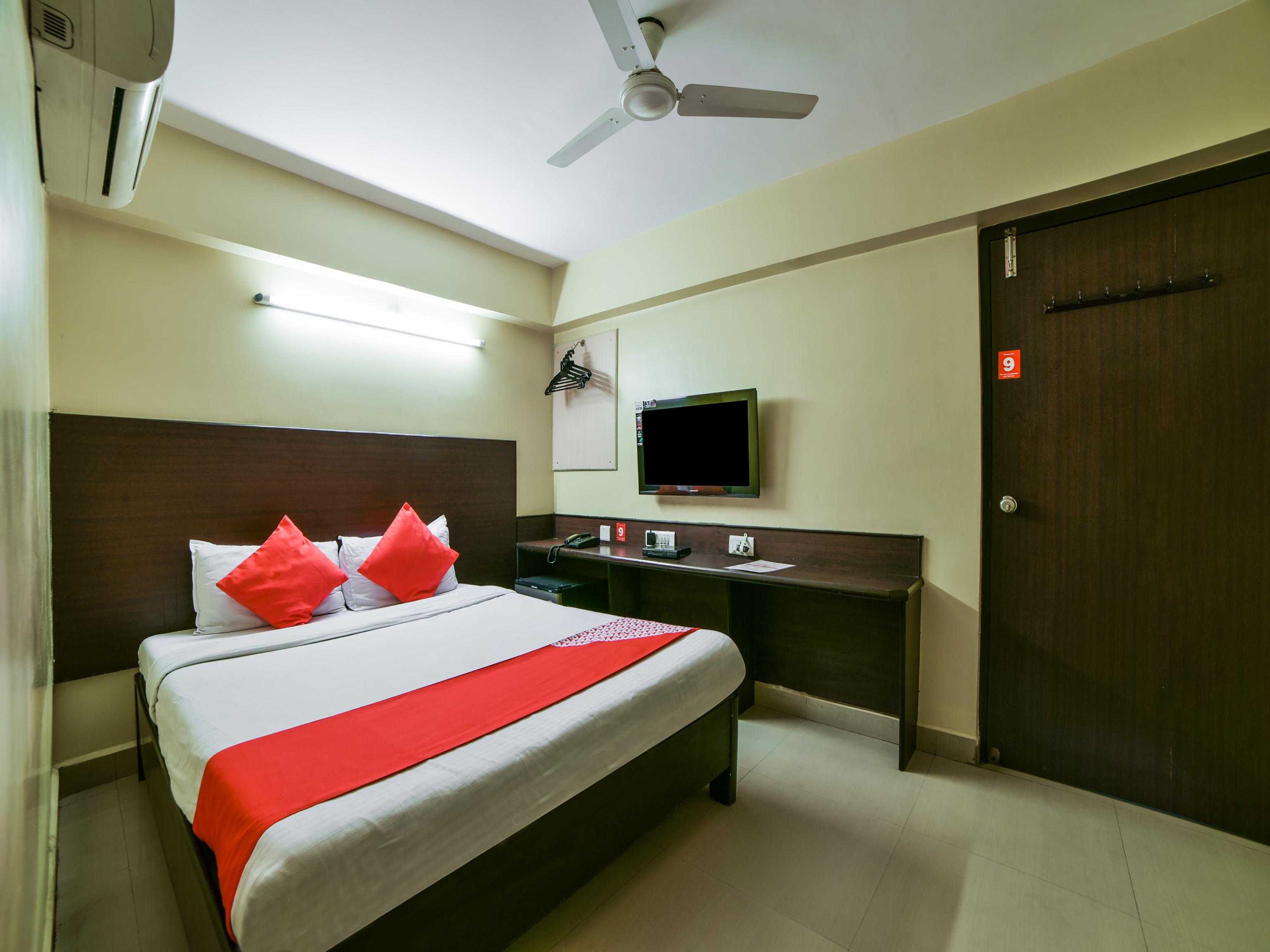 Oyo 2840 Kanha Grand Hyderabad Exterior foto
