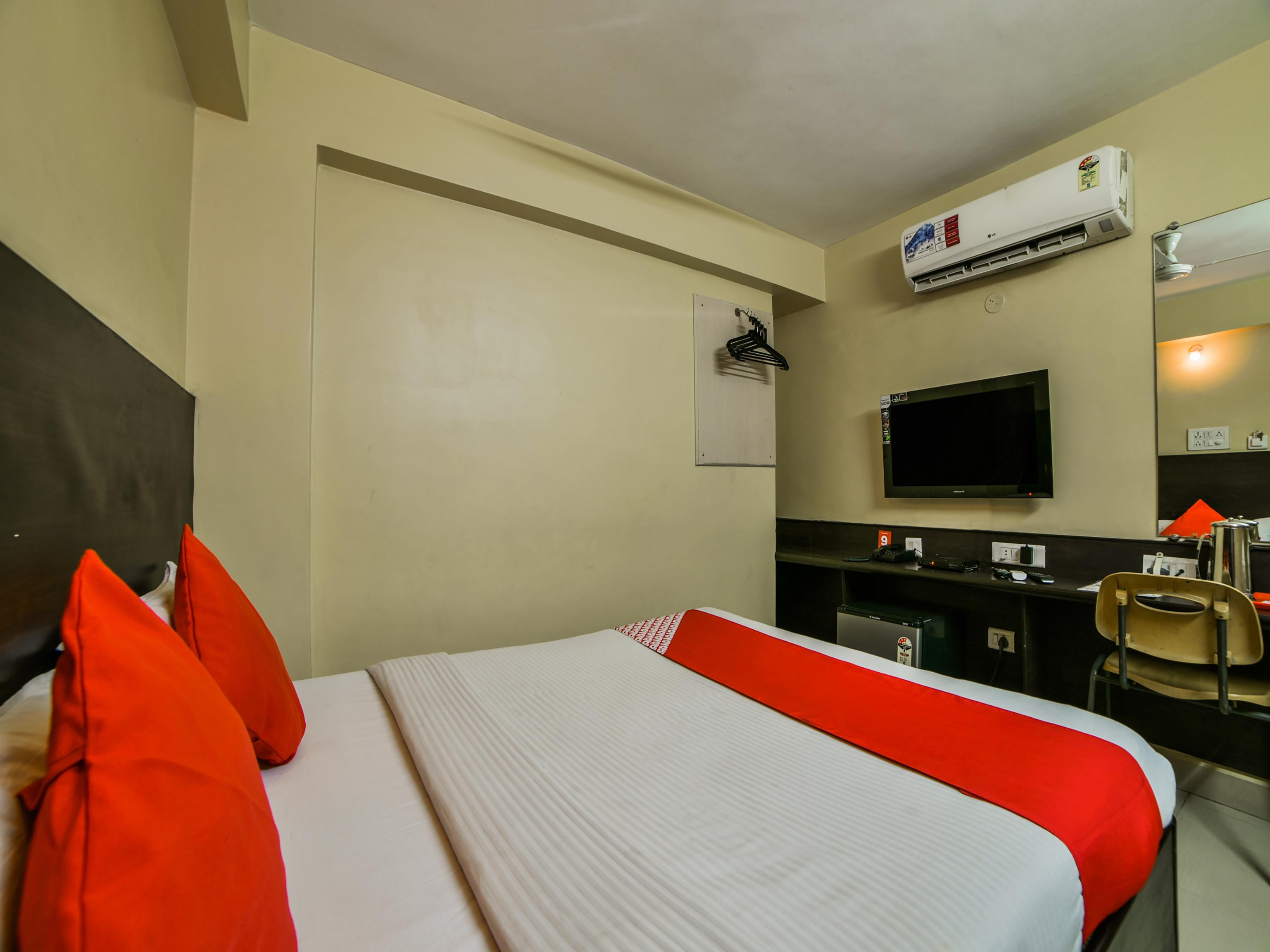 Oyo 2840 Kanha Grand Hyderabad Exterior foto