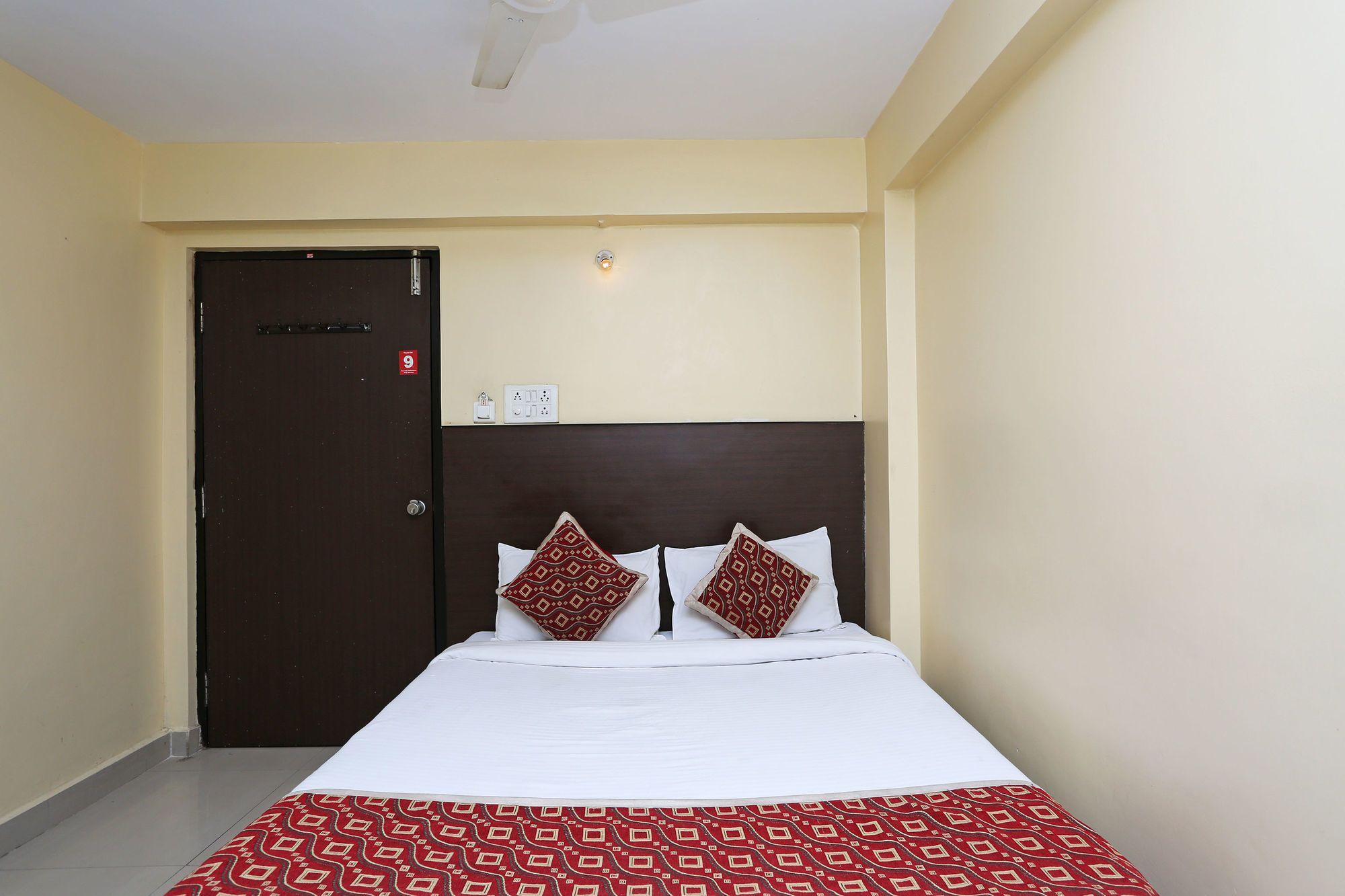 Oyo 2840 Kanha Grand Hyderabad Exterior foto